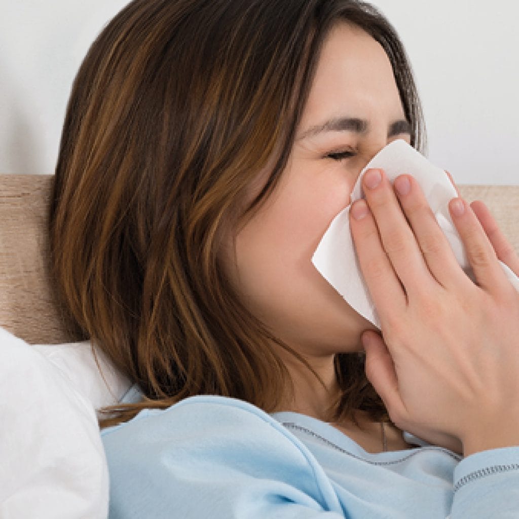 As autumn and winter approach, the prevalence of respiratory infections increases significantly. With the colder temperatures, people spend more time indoors with less ventilation. This obviously favours the transmission of viruses. However, the symptoms of a classic 